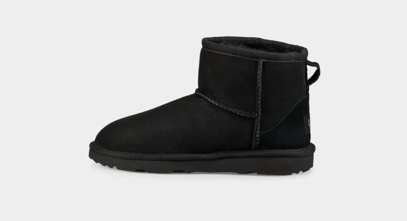 Black Ugg Classic Ii Mini Kids' Boots | Saudi Arabia-9236174