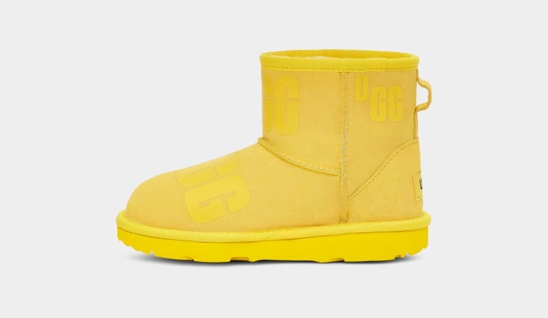 Yellow Ugg Classic Mini Scatter Graphic Kids' Boots | Saudi Arabia-0325761