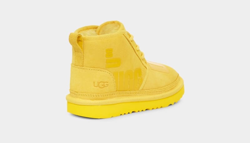 Yellow Ugg Neumel Ii Scatter Graphic Kids' Boots | Saudi Arabia-4192806